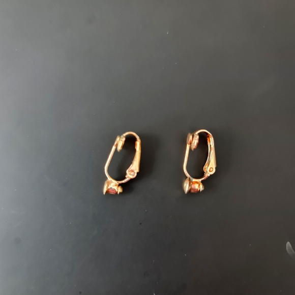 🎉 HOST PICK 🎉 Earrings Colour Gold - Picture 3 of 3